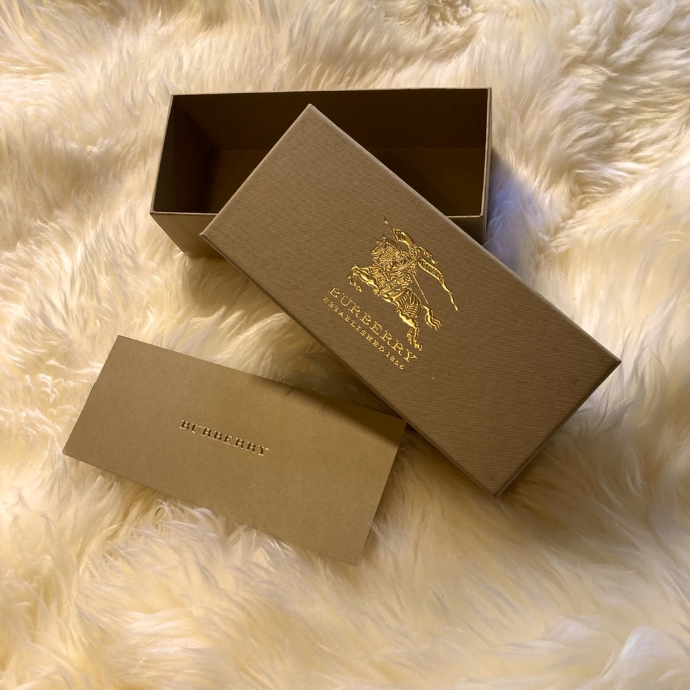 Burberry eyeglass box gift box fashion